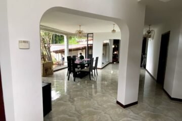 Majestuosa Villa Paradisica estilo Falcon Crest San Cristobal